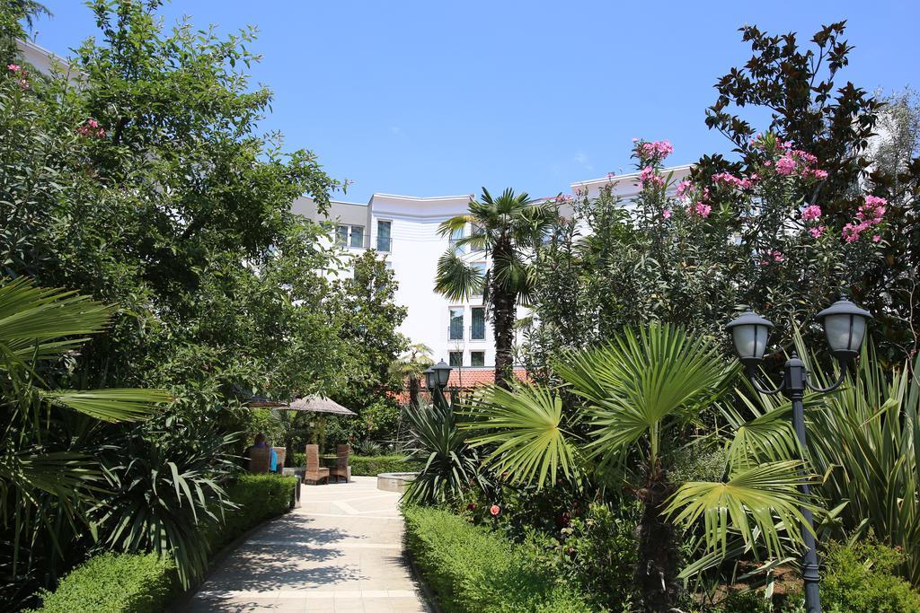 Rogner Hotel Tirana Exterior photo